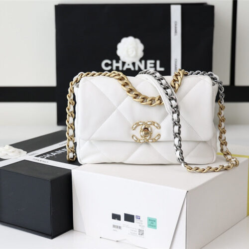 High Quality Luxury Chanel 19 Bag White