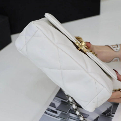 High Quality Luxury Chanel 19 Bag White product detail