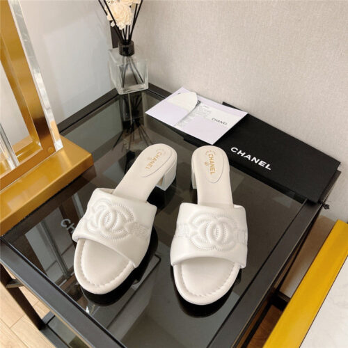 High Quality Luxury Chanel Chunky Heel Sandals Slippers alternate view