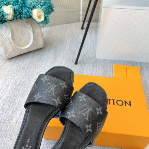 High Quality Luxury Louis Vuitton Revival Flat Slippers – Style 34691 product detail