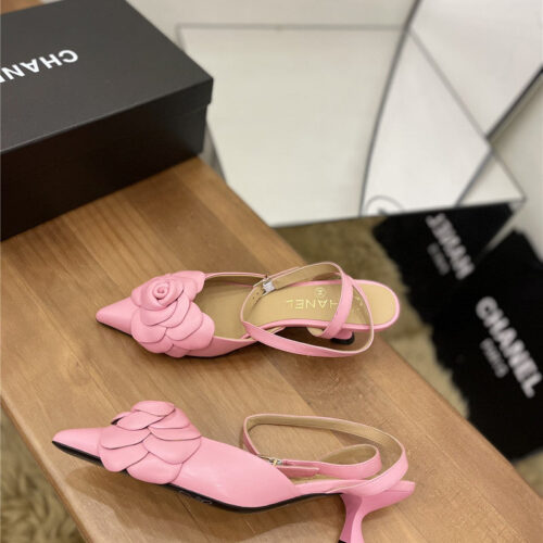 High Quality Luxury Chanel Exquisite Retro Shoes Sandals alternate view