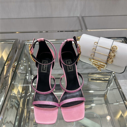 High Quality Luxury Fendi Joint Catwalk Show Sandals – Style 75827 product detail