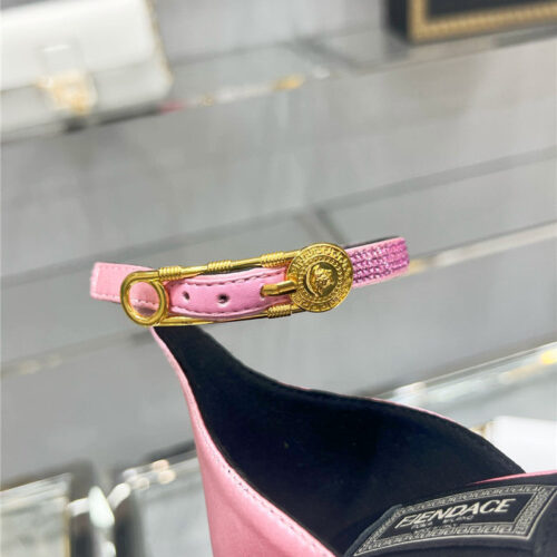 High Quality Luxury Fendi Joint Catwalk Show Sandals – Style 75827 product detail