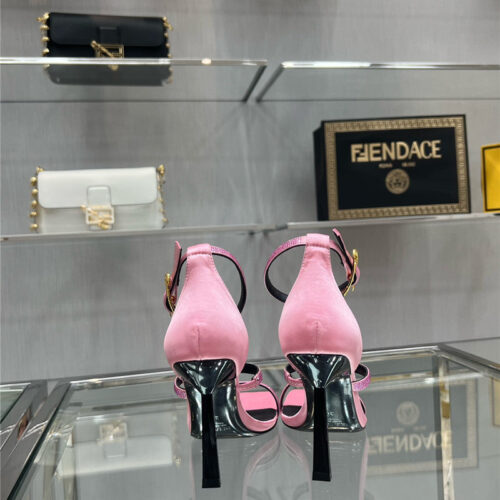 High Quality Luxury Fendi Joint Catwalk Show Sandals – Style 75827 product detail