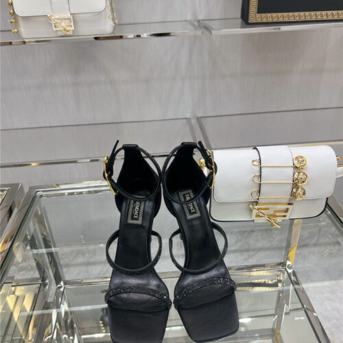 High Quality Luxury Fendi Joint Catwalk Show Sandals – Style 34579 product detail