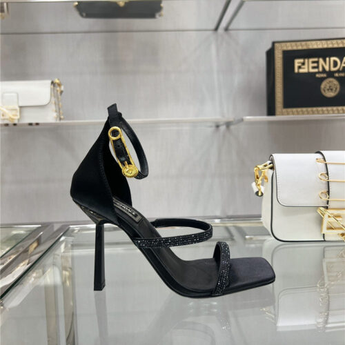 High Quality Luxury Fendi Joint Catwalk Show Sandals – Style 34579 product detail