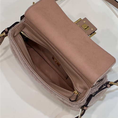 High Quality Luxury Fendi Lambswool Baguette Bag product detail
