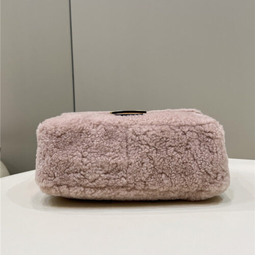 High Quality Luxury Fendi Lambswool Baguette Bag product detail