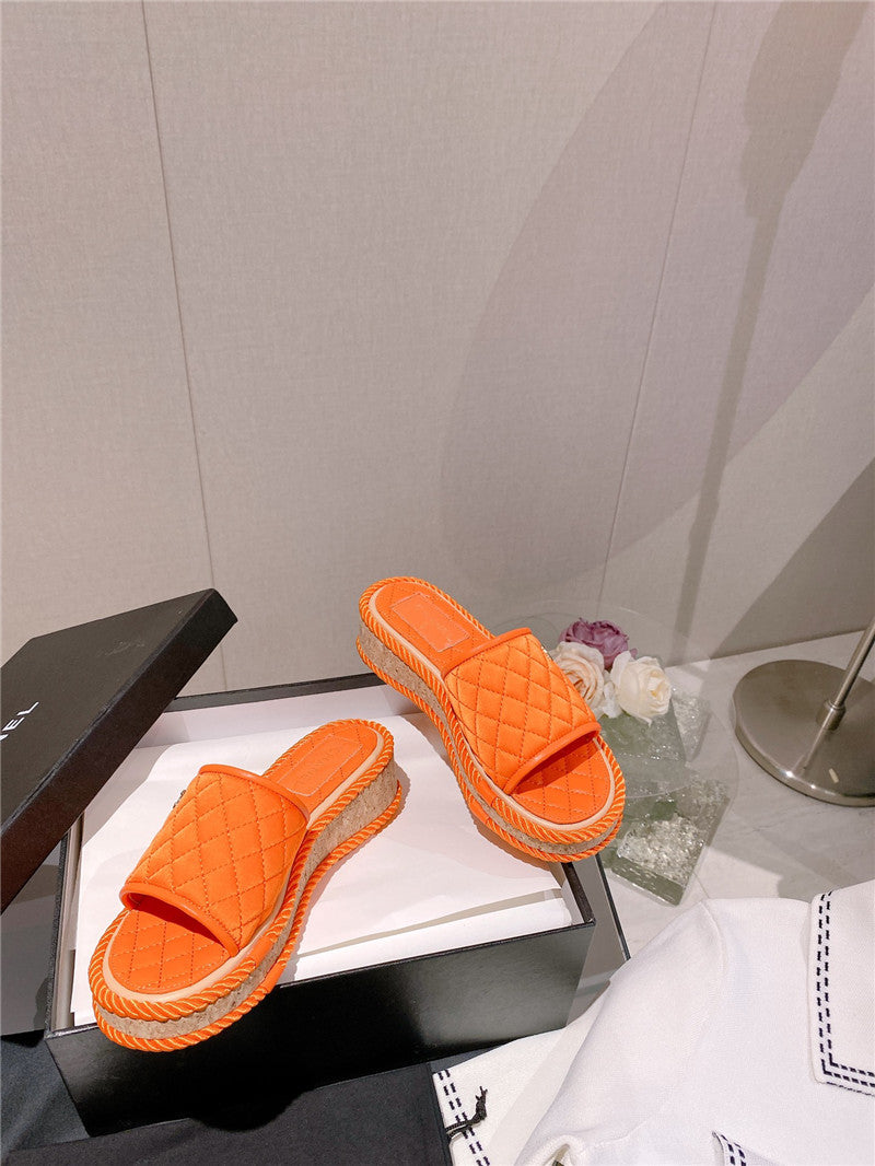 High Quality Luxury Chanel Flat Platform Slippers product detail