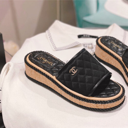 High Quality Luxury Chanel Flat Platform Slippers – Style 01478 product detail