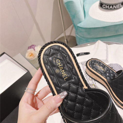 High Quality Luxury Chanel Flat Platform Slippers – Style 01478 product detail