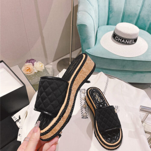 High Quality Luxury Chanel Flat Platform Slippers – Style 01478 product detail