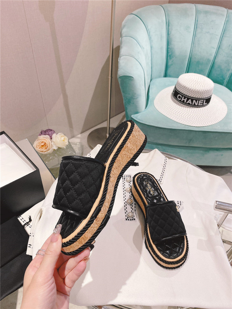 High Quality Luxury Chanel Flat Platform Slippers – Style 01478 product detail