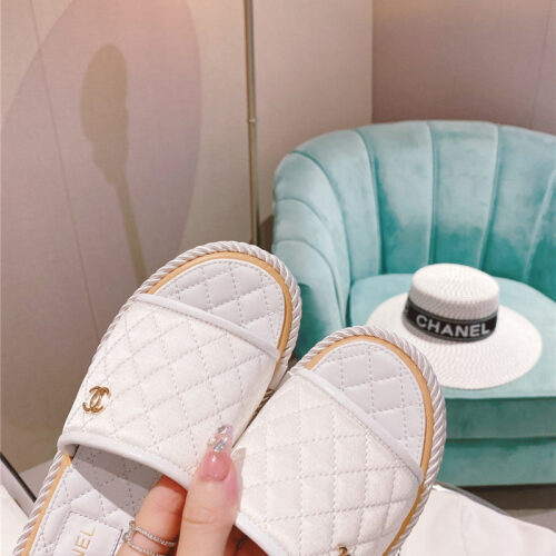 High Quality Luxury Chanel Flat Platform Slippers – Style 32550 product detail