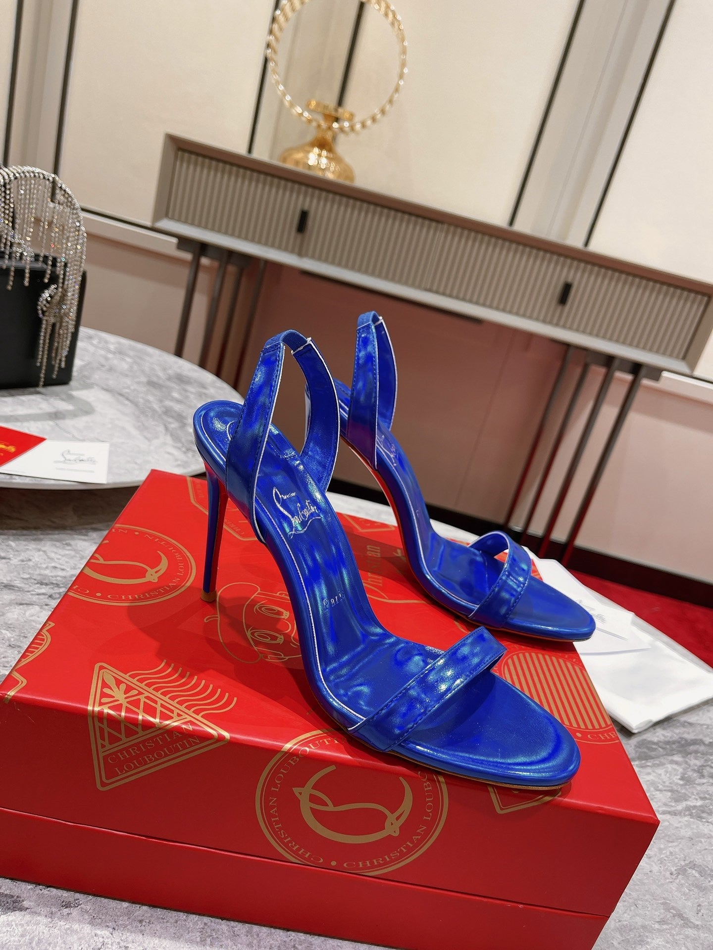 High Quality Luxury Christian Louboutin Strap Sandals – Style 07732