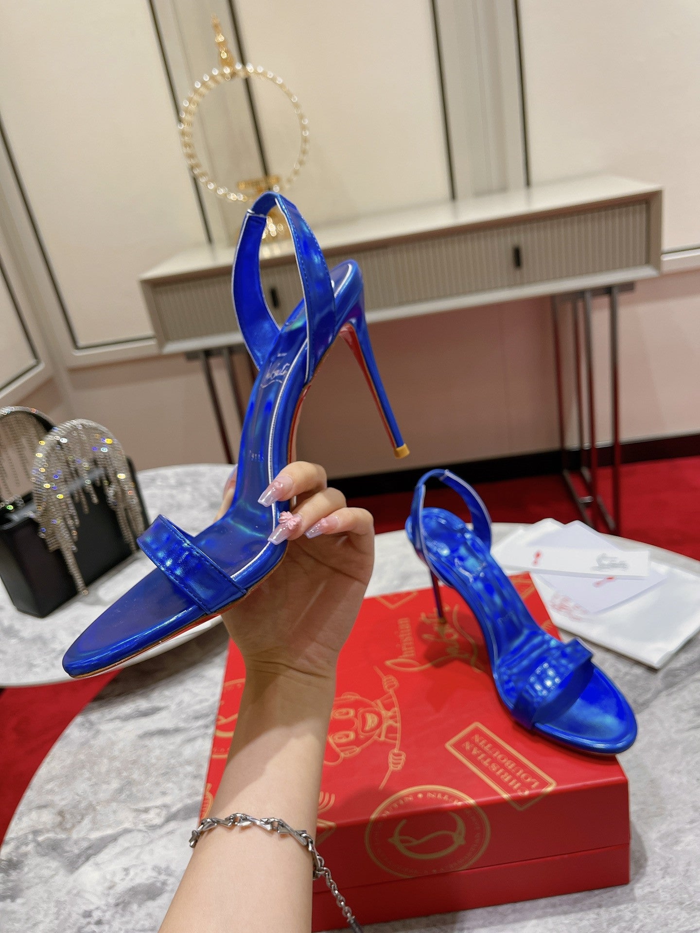 High Quality Luxury Christian Louboutin Strap Sandals – Style 07732 product detail