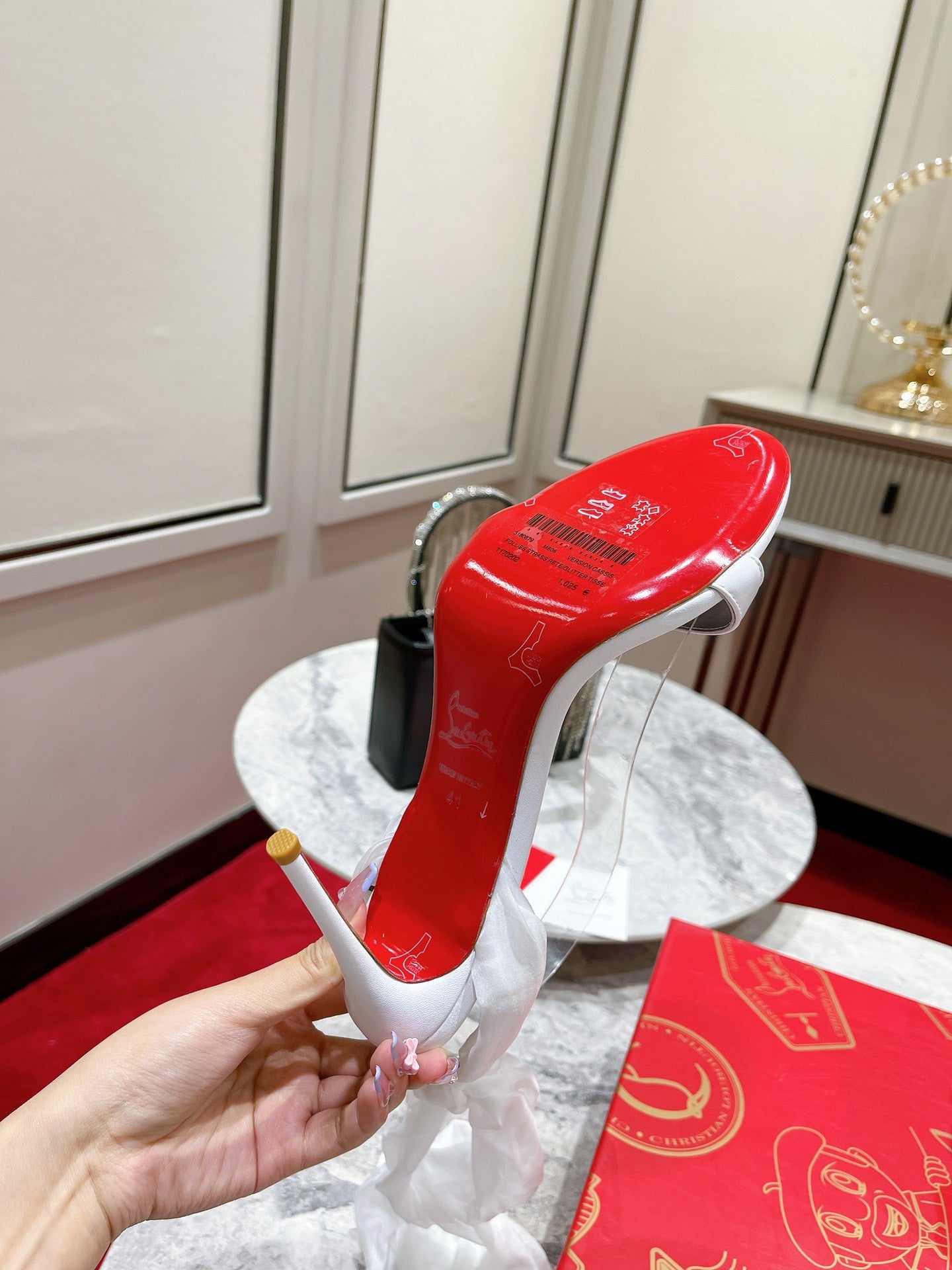 High Quality Luxury Christian Louboutin Strappy Sandals – Style 33716 product detail