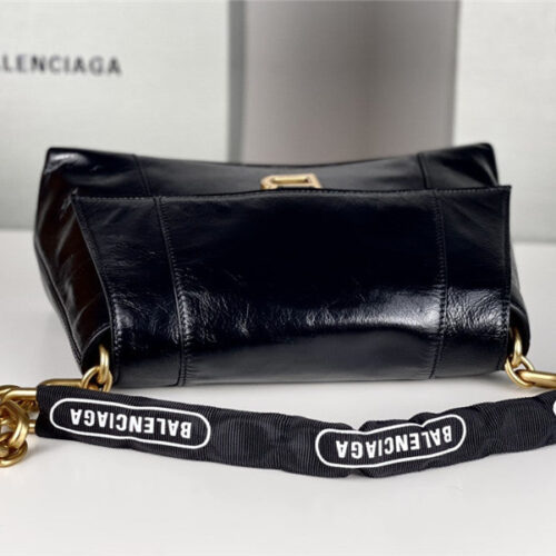 High Quality Luxury Balenciaga Downtown Chain Shoulder Bag – Style 29787 product detail