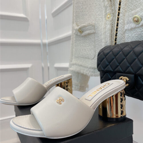 High Quality Luxury Chanel Metal Block Heel Cc Logo Bread Slippers product detail