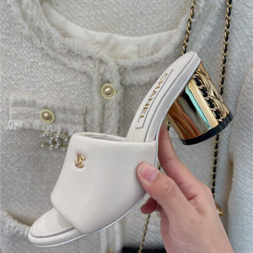 High Quality Luxury Chanel Metal Block Heel Cc Logo Bread Slippers product detail