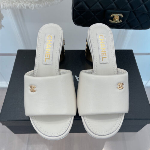 High Quality Luxury Chanel Metal Block Heel Cc Logo Bread Slippers alternate view