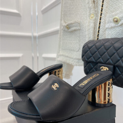 High Quality Luxury Chanel Metal Block Heel Cc Logo Bread Slippers – Style 18630 alternate view