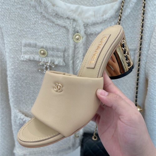 High Quality Luxury Chanel Metal Block Heel Cc Logo Bread Slippers – Style 90950 product detail