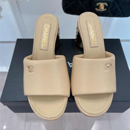 High Quality Luxury Chanel Metal Block Heel Cc Logo Bread Slippers – Style 90950 product detail