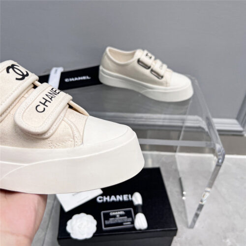 High Quality Luxury Chanel Velcro White Sneakers product detail