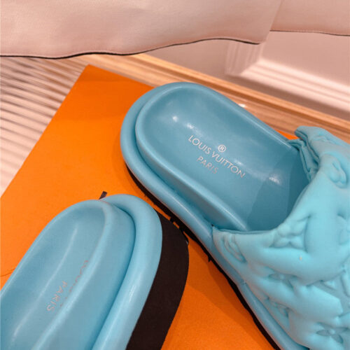 High Quality Luxury Louis Vuitton Velcro Platform Slippers – Style 31587 product detail