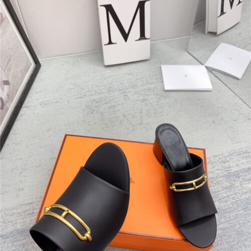 High Quality Luxury Hermes Chunky Heel Sandals – Style 55299 product detail