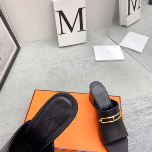 High Quality Luxury Hermes Chunky Heel Sandals – Style 55299 product detail