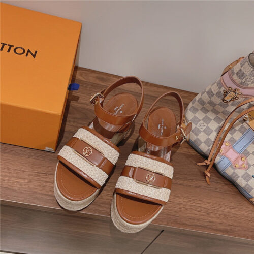 High Quality Luxury Louis Vuitton Classic Platform Sandals – Style 94819 product detail