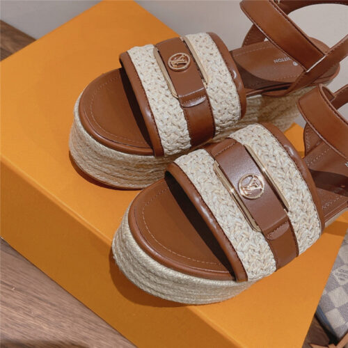 High Quality Luxury Louis Vuitton Classic Platform Sandals – Style 94819 product detail