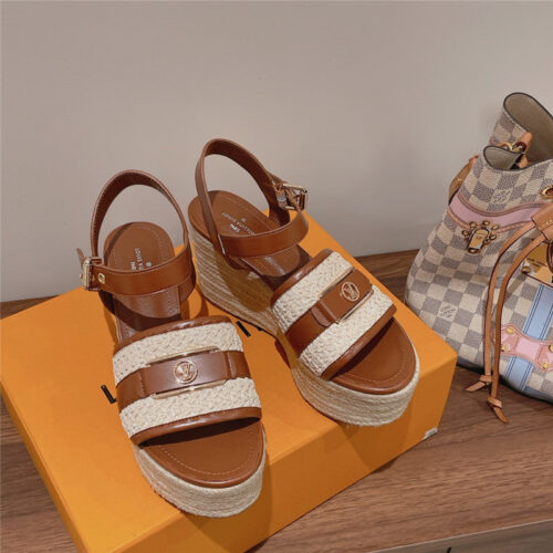 High Quality Luxury Louis Vuitton Classic Platform Sandals – Style 94819 alternate view