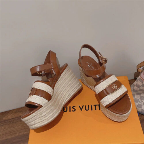 High Quality Luxury Louis Vuitton Classic Platform Sandals – Style 94819 product detail