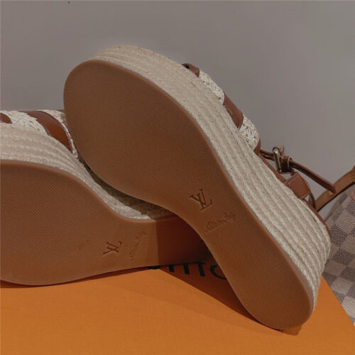High Quality Luxury Louis Vuitton Classic Platform Sandals – Style 94819 product detail