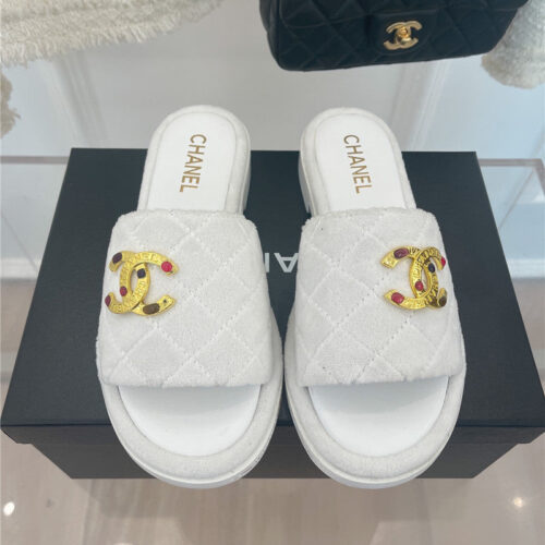High Quality Luxury Chanel Embroidered Logo Slippers – Style 70534 alternate view