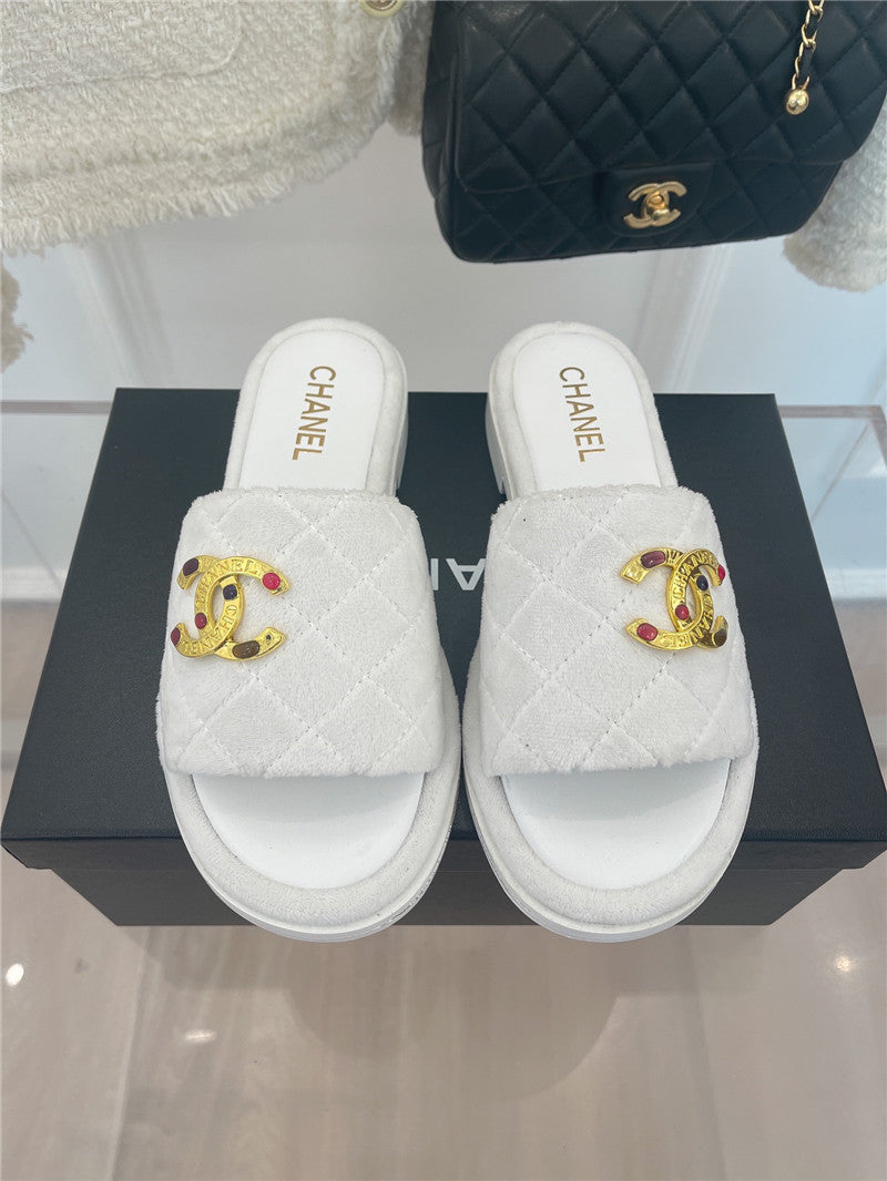 High Quality Luxury Chanel Embroidered Logo Slippers – Style 70534 product detail