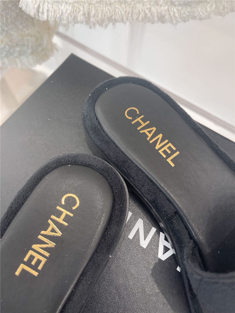 High Quality Luxury Chanel Embroidered Logo Slippers – Style 04998 product detail