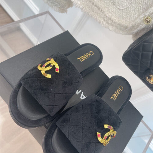 High Quality Luxury Chanel Embroidered Logo Slippers – Style 04998 alternate view