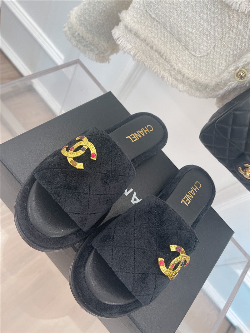 High Quality Luxury Chanel Embroidered Logo Slippers – Style 04998 product detail