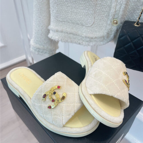 High Quality Luxury Chanel Embroidered Logo Slippers – Style 39462 alternate view