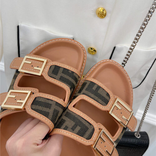 High Quality Luxury Fendi FF Logo Plaque Sandals product detail