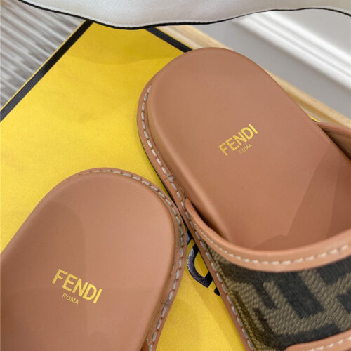 High Quality Luxury Fendi FF Logo Plaque Sandals product detail