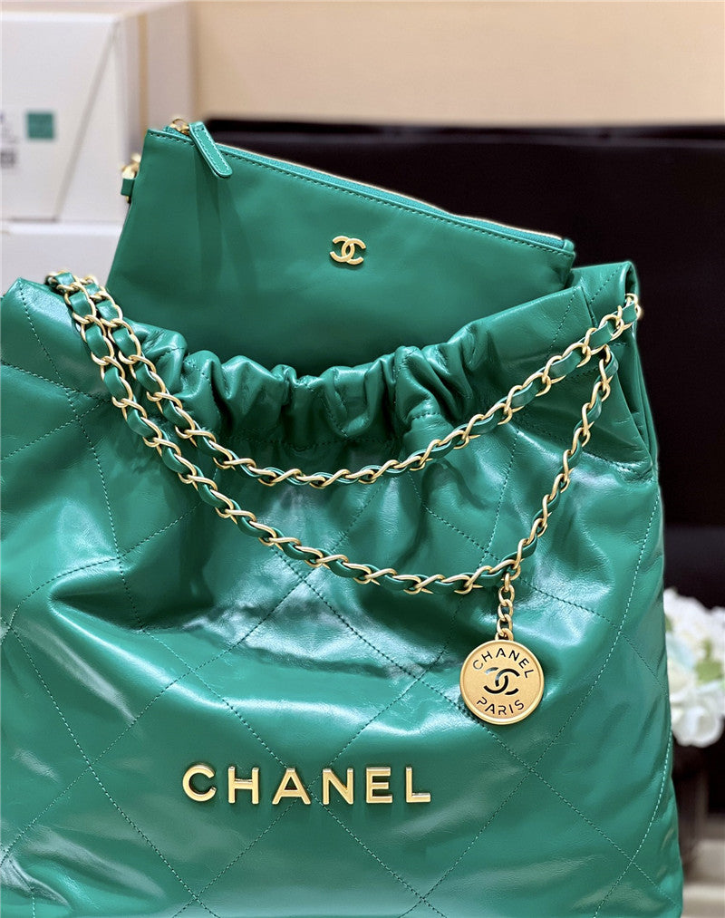 High Quality Luxury Chanel 22 Handbag Small Green product detail