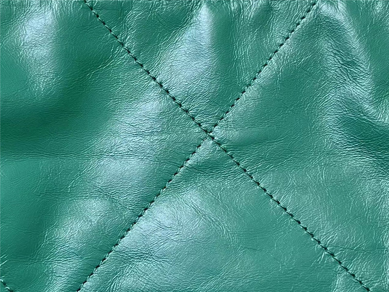 High Quality Luxury Chanel 22 Handbag Small Green product detail