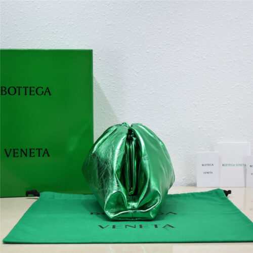 High Quality Luxury Bottega Veneta The Pouch Bag Green product detail