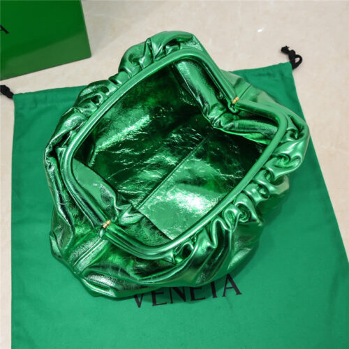 High Quality Luxury Bottega Veneta The Pouch Bag Green product detail