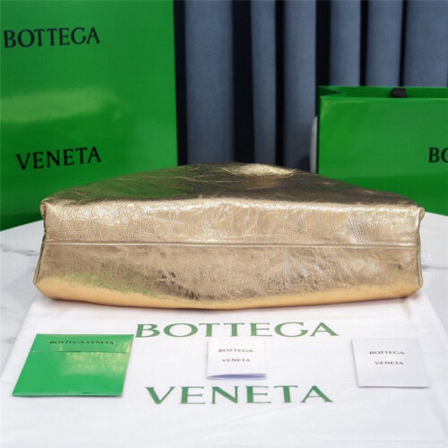 High Quality Luxury Bottega Veneta The Pouch Bag Gold product detail